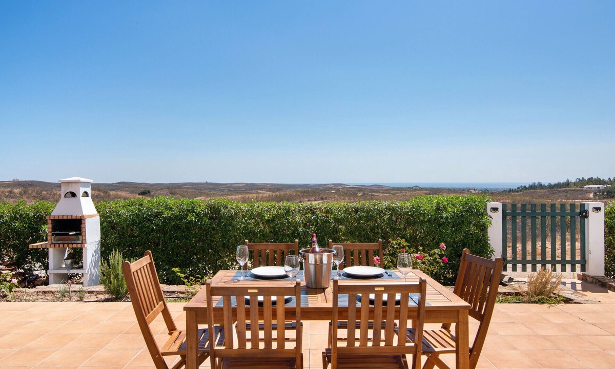 Tavira Villa | Villa 'Sunrise House' with Sea View, Wi-Fi and Air Conditioning