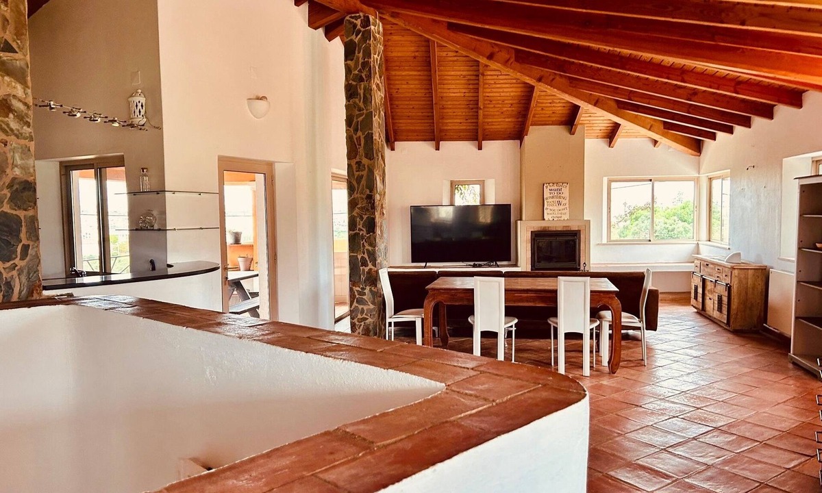 Albardeira House | Villa with pool, Meia Praia beach, Lagos