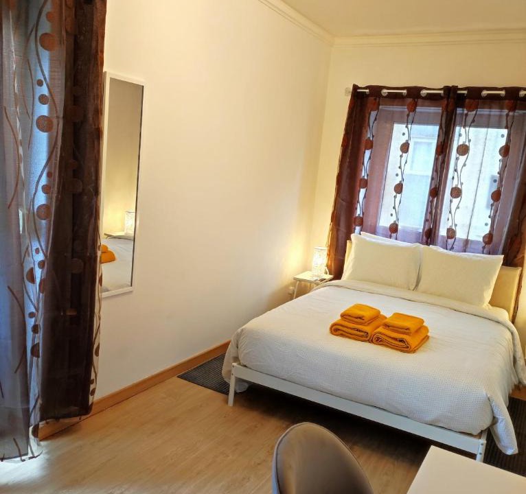 Mina House | Vista Central Amadora