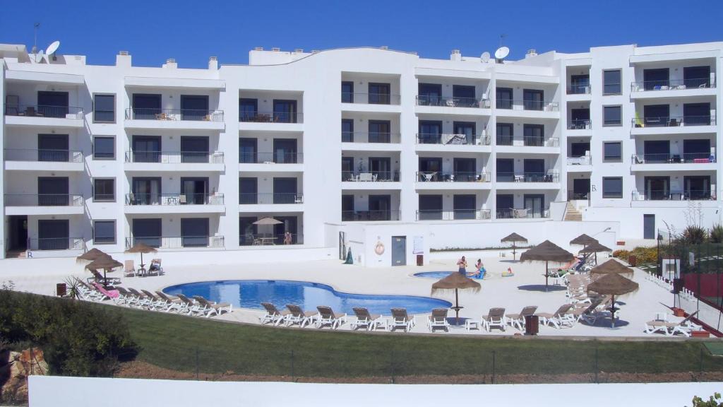 Olhos D'Agua Apartment | Vista das Ondas T2 with Pool Ténis Court