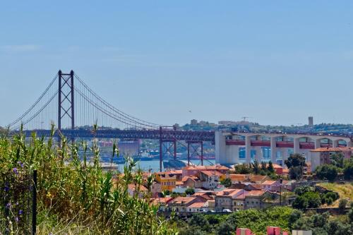 Santo Condestavel Apartment | Vita Portucale ! Cosy 2 Br Apartment Campo Ourique