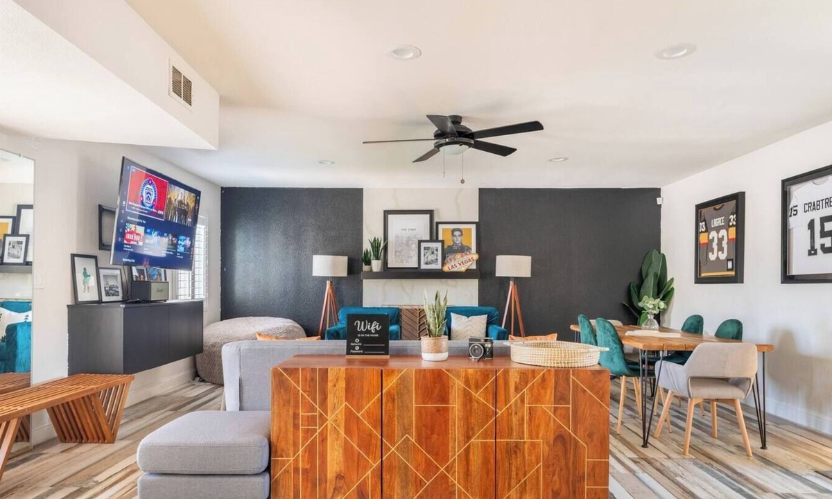 Rancho Oakey House | Viva Las Vegas Retreat in the Heart of Sin City!