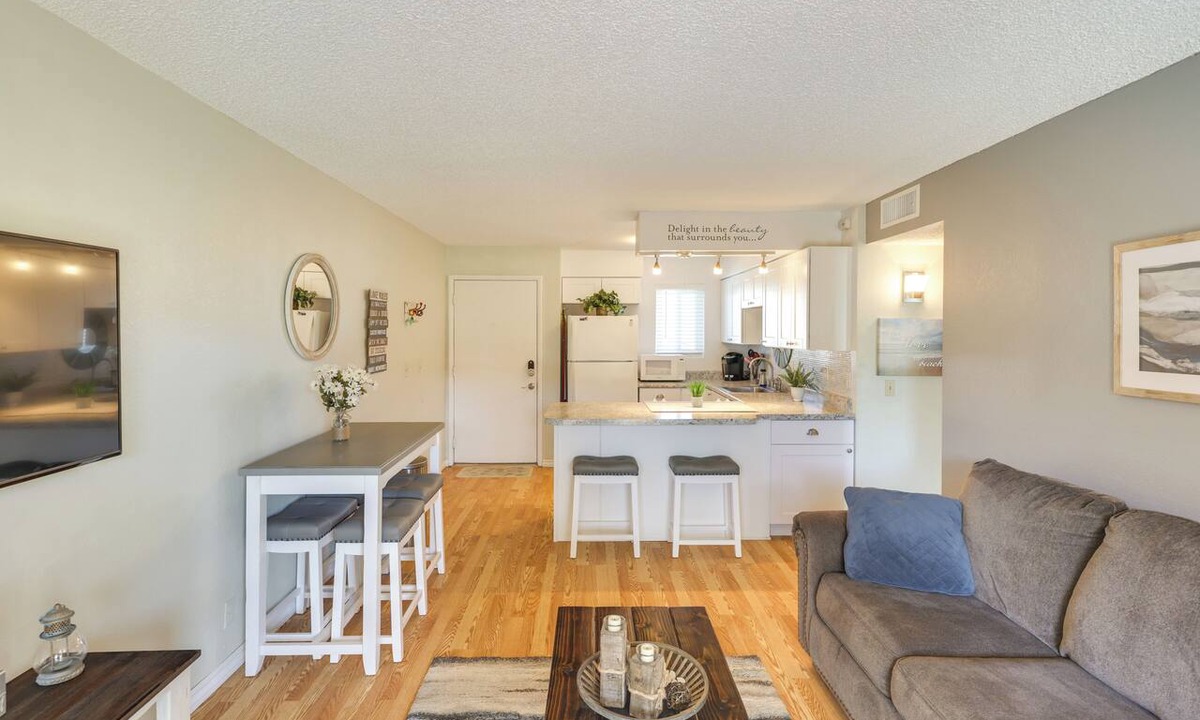 Lake Havasu City Condo | Walk to Lake, Dining & Shops: Lake Havasu Condo