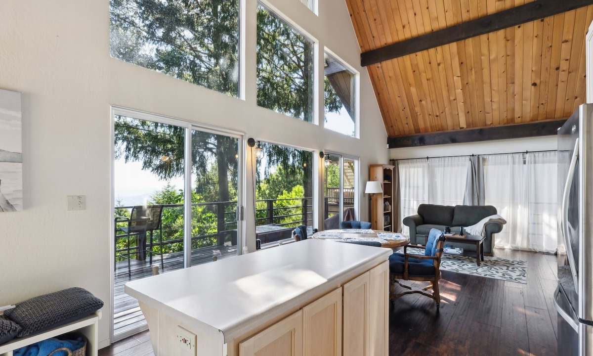 Kelseyville Cottage | Warm And Cozy Mountain And Lake View Haven 2 Bedroom Cottage by RedAwning