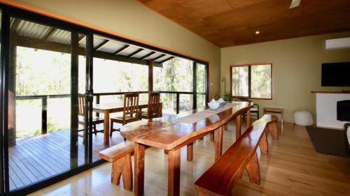 Sanctuary Point House | Waterfront Hideway by Book Jervis Bay - Sanctuary Point - The Ultimate Spot to Relax