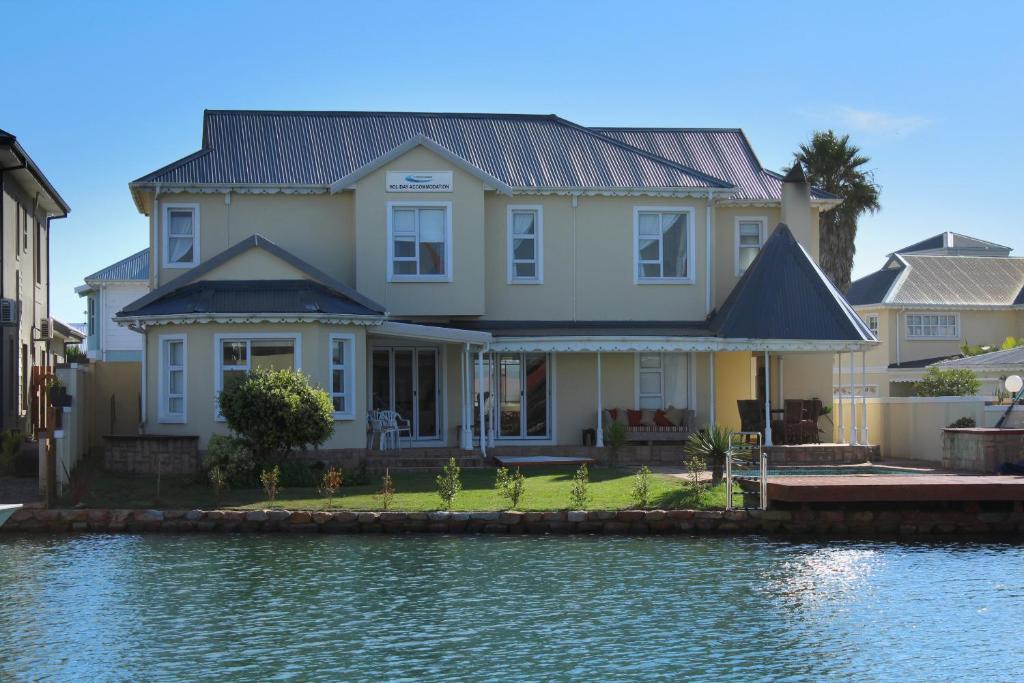 Marina Martinique House | Waterside Living MM1304