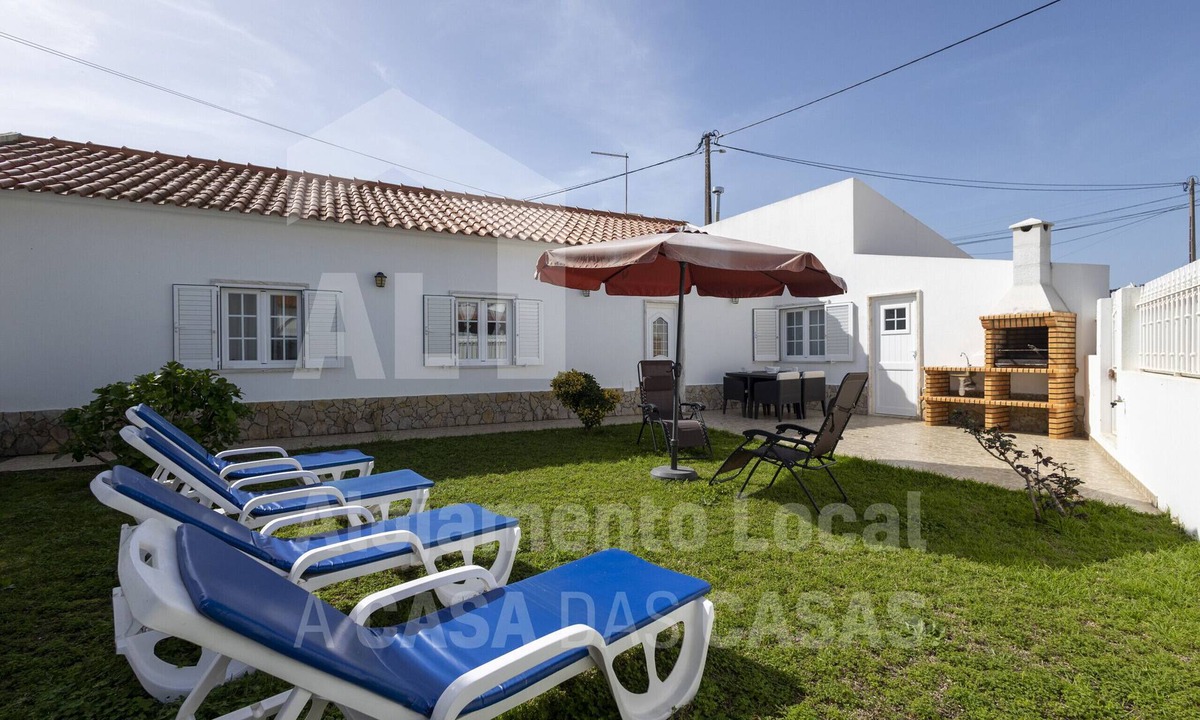Mafra Ski Chalet | White House by ACasaDasCasas