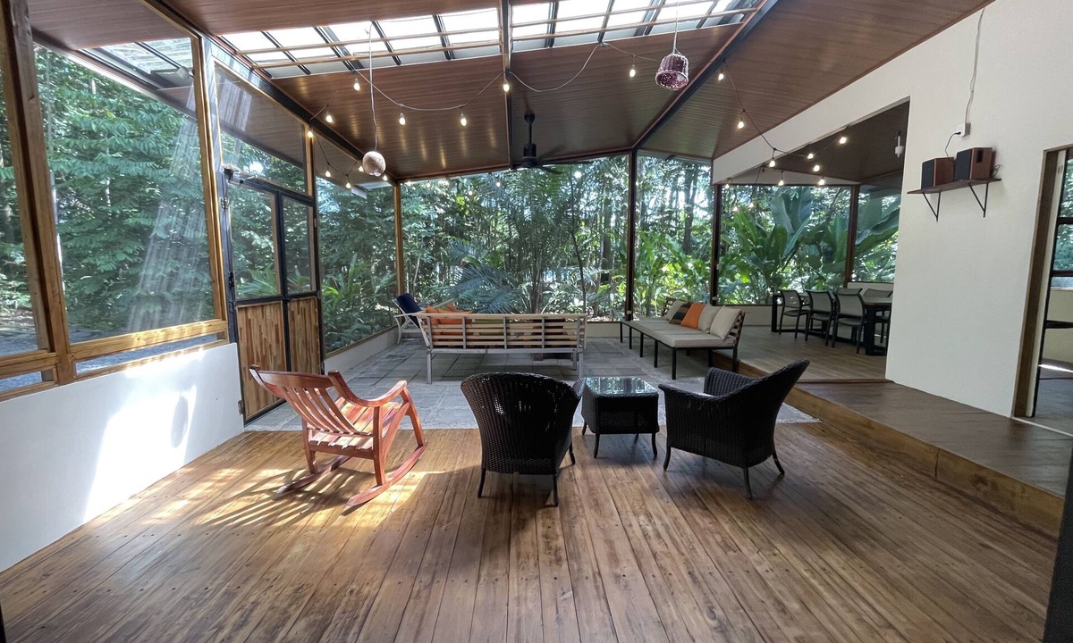 Palma Villa | Wildlife Vacations & Beach Lounge @ Paz
