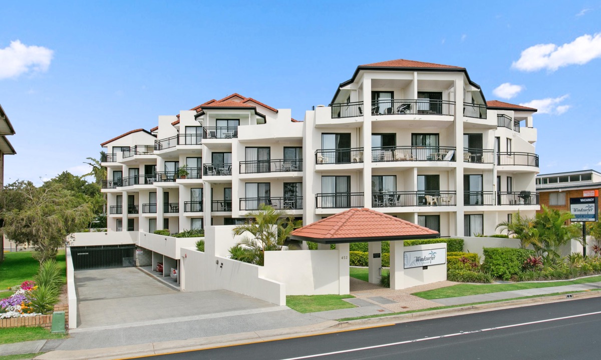 Biggera Waters Hotel | Windsurfer Resort
