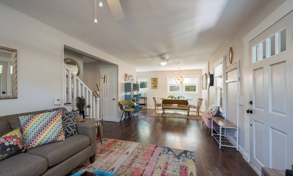 Paso Robles House | Wine Country Retreat/Furn 2BD/2BA Ensuite/Util & WiFi Incl/Walk to Downtown