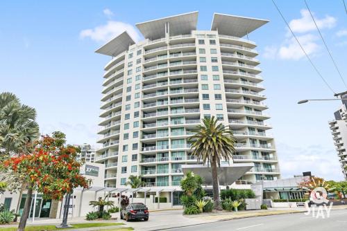 Wings | Surfers Paradise