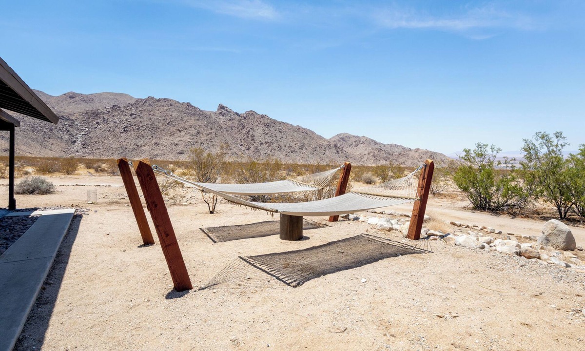 Twentynine Palms House | WKNDR Starside ܍ Closest to Park Entrance, Stars, Private