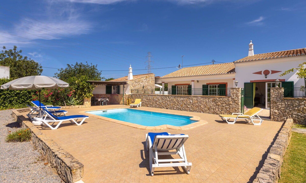 Murta House | Wonderful private villa for 6 guests with private pool, A/C, WIFI, TV and terrace
