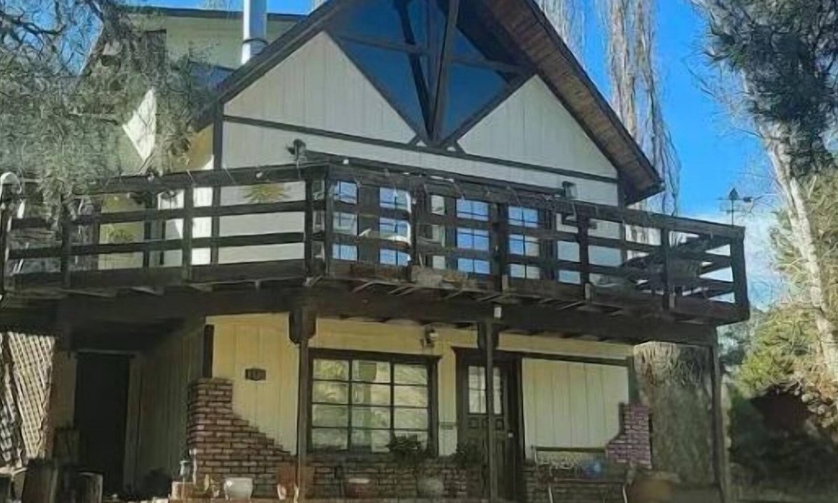 Frazier Park House | Wonderful 1-bedroom loft with 1 private bathroom in Cuddy Valley, Frazier Park.