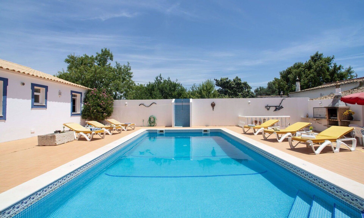 Cerro do Ouro House | Wonderful private villa for 8 people with WIFI, private pool, TV and terrace
