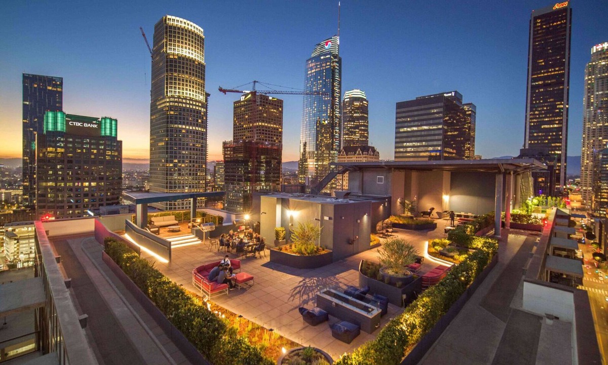 Downtown Los Angeles Apartment | WORLD CUP 3 Bedroom Lux Skyline DTLA High-Rise Apartment