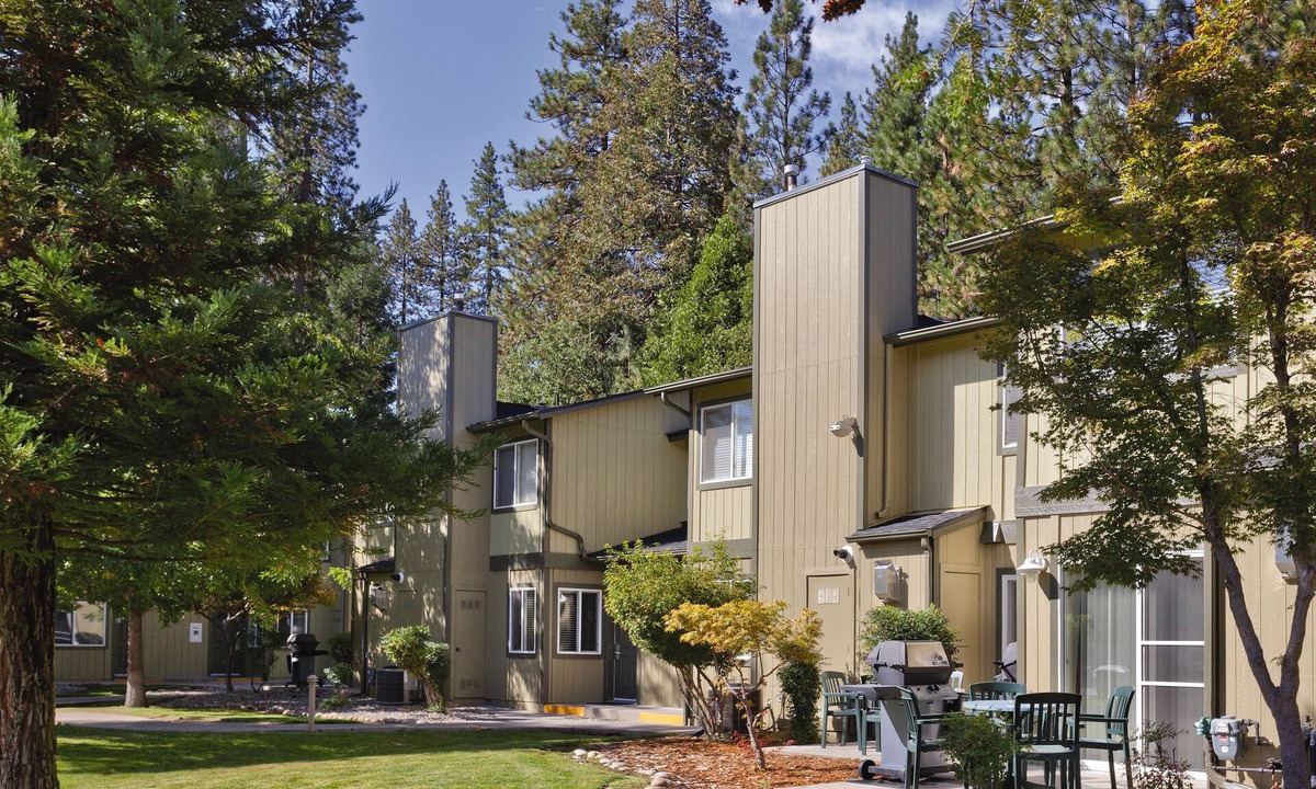 Bass Lake Hotel | WorldMark Bass Lake