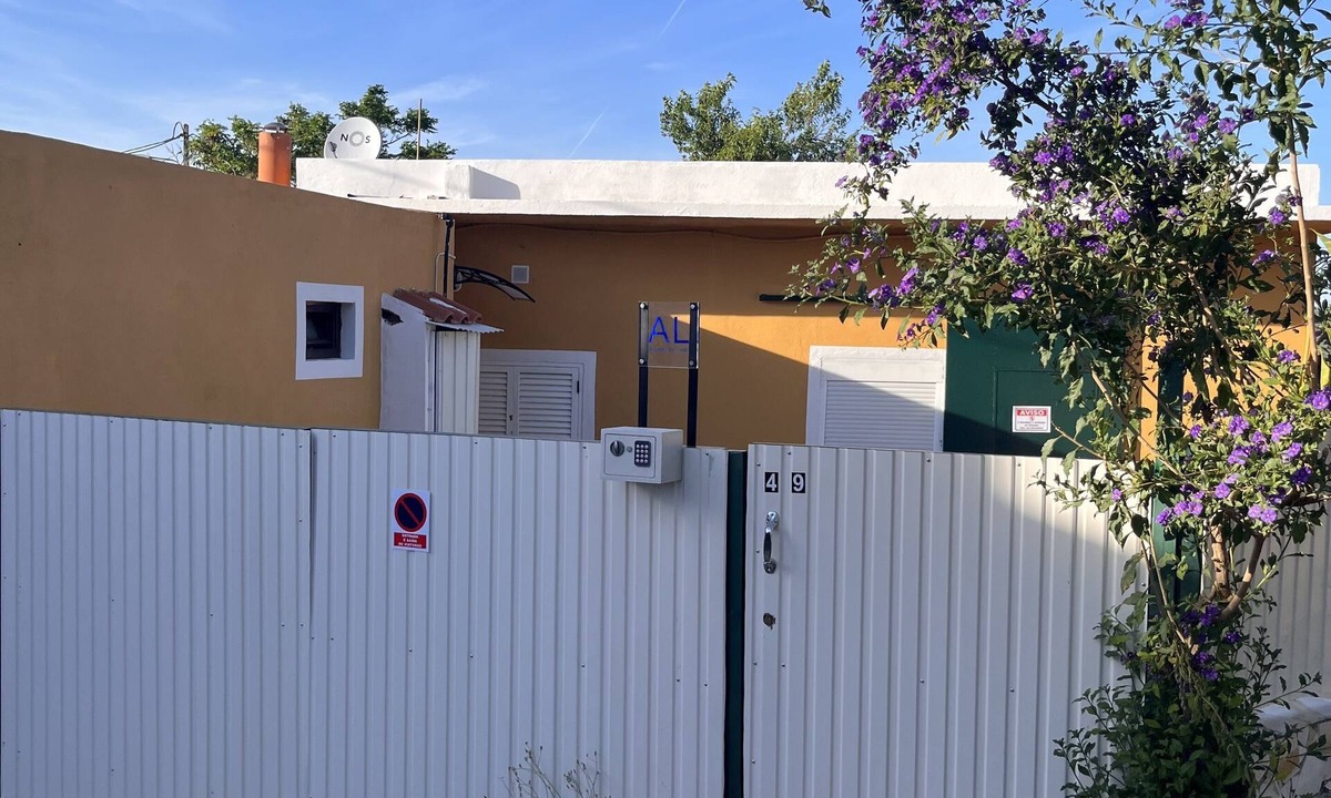 Loule House | Yellow House