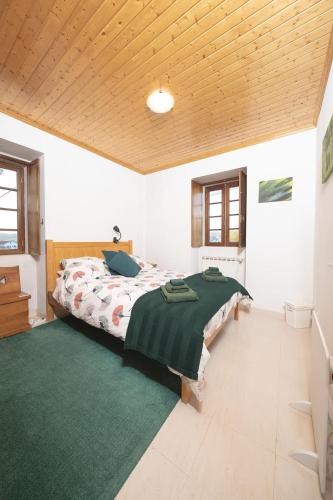 Moitas House | Yellow House - Casa Amarela
