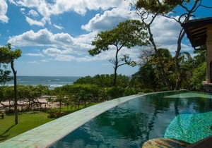 Beach Front, Luxury Private Villa on Beautiful Playa Langosta Beach / Tamarindo