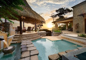 Beach Front, Luxury Private Villa on Beautiful Playa Langosta Beach / Tamarindo