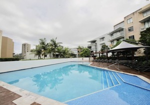 Burleigh Beach Life, Swell Resort 1.0
