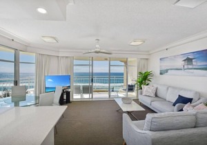 Burleigh Heads Ocean Views 16th Floor Apartment