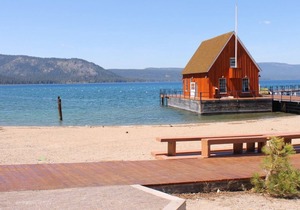 Chamberlands Pool and Beach access! Great location on West Shore!
