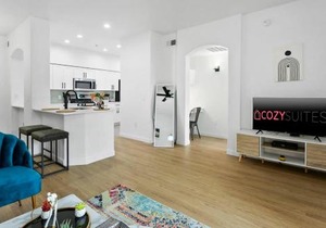CozySuites Glendale by the stadium with pool 02