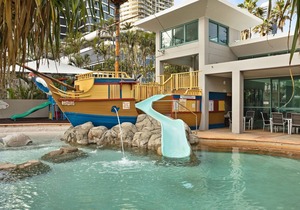 Crown Towers Luxury 3 Bedroom Apartment