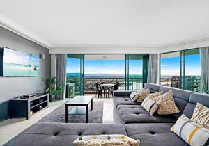 Crown Towers Luxury 3 Bedroom Apartment - CoastHM