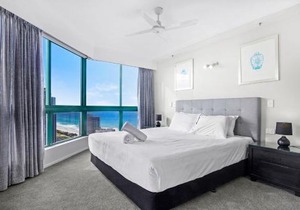 Crown Towers Luxury 3 Bedroom Apartment - CoastHM