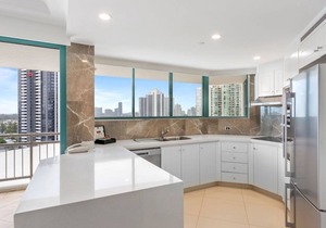Crown Towers Superior 3 Bedroom Apartment - CoastHM