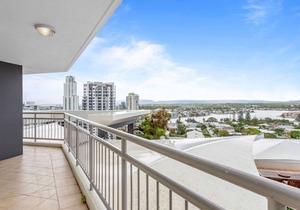 Crown Towers Superior 3 Bedroom Apartment - CoastHM