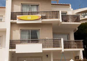 Ericeira Chill Hill Hostel & Private Rooms