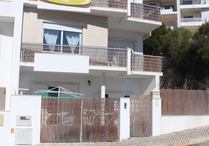 Ericeira Chill Hill Hostel & Private Rooms