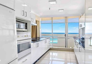 Focus Apartments Large 3 Bedroom Beachfront Apartment