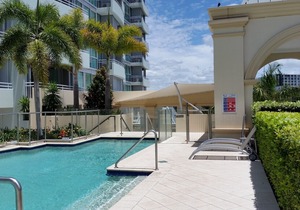 Grand Hotel Apartments Gold Coast by owner