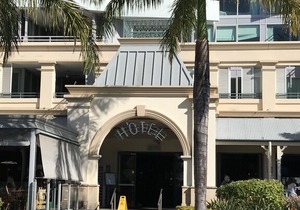 Grand Hotel Apartments Gold Coast by owner