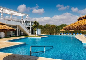 Kai 7 Studio, Balcony, AC, Swimming Pool!New!