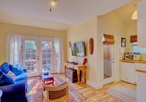 Kensington Cottage/Near Downtown, Zoo and beaches