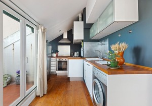 Modern & Spacious Mezzanine Apartment with Balcony in Lisbon