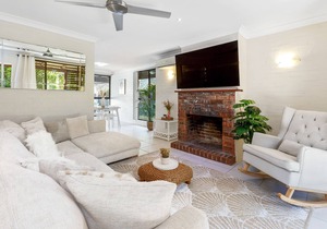 Mudjimba Beach House, sleeps 6, pet friendly