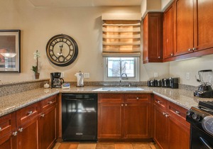 Near Pool! Premiere Villa at Clubhouse Overlooking Hammock Garden, Pet Friendly - Upstairs (L48-2)