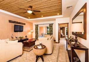 Oceanfront Luxury in Playa Langosta Near Tamarindo