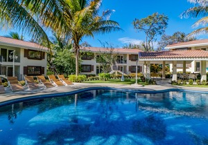 Relaxing, ground-floor apartment w/ a shared pool & pool spa in Playa del Coco