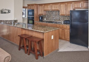 Ridge Tahoe 2-Bedroom Condo + Amenities