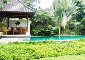 Spacious 4BR Private Estate w-Big Garden and Pool Central Seminyak