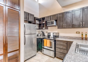 Spacious Resort Condo with Pool - Near Town