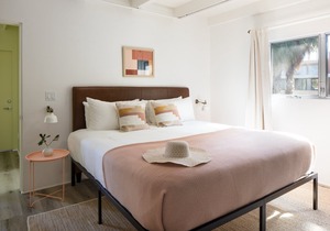 The Wesley Suite 10 by AvantStay | Spacious 2BR/2BA Flat w/Full Kitchen